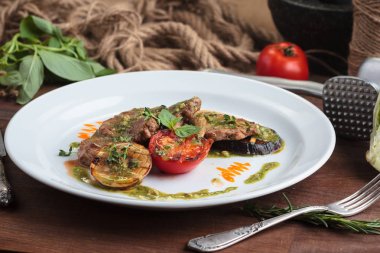 ızgara sebzeli dana madalyon