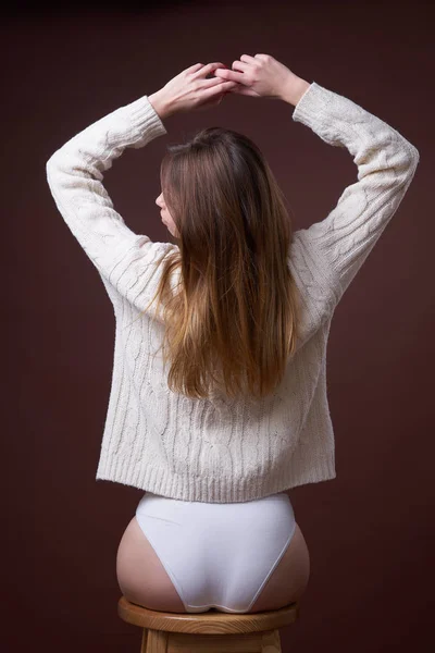 Model posing in studio during classic test shoot — Stock Photo, Image