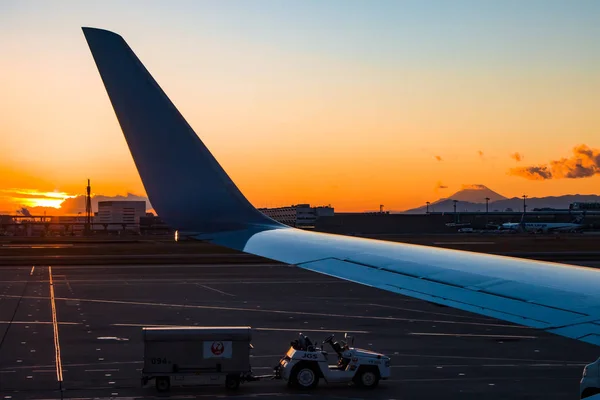 Airport Sunrise — Stock Photo, Image