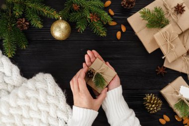 siyah ahşap hediye kutusu