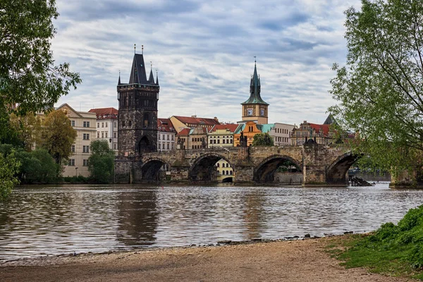 Prag 'daki Charles Köprüsü