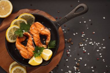 Kızartılmış veya ızgara somon