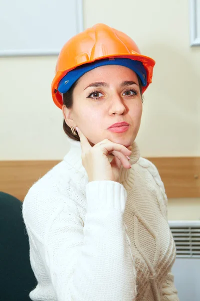 Beautiful woman in office. Contractor — Stock Photo, Image