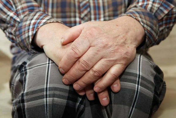 Hands of old man — Stock Photo, Image