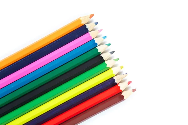 Crayons de couleur isolés sur fond blanc — Photo