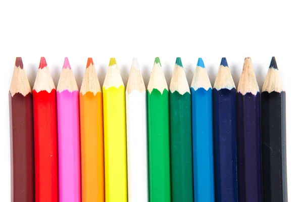 Creioane colorate izolate pe fundal alb — Fotografie, imagine de stoc