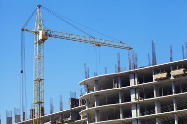 Vinç bina ve bina inşaat altında