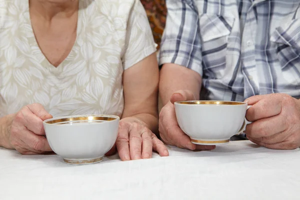 お茶を飲む老夫婦 — ストック写真