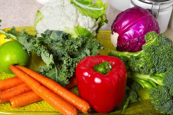 Vegetables and fruit on the table — Stock Photo, Image