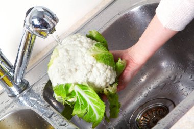 Lavaboda Beyaz lahana