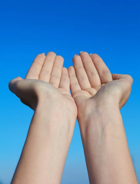 Kvinnliga händer och gester — Stockfoto