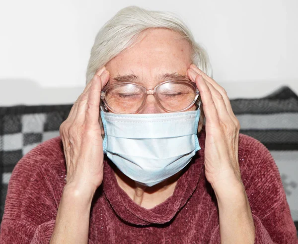 Пожилая Женщина Медицинской Маске Эпидемия — стоковое фото