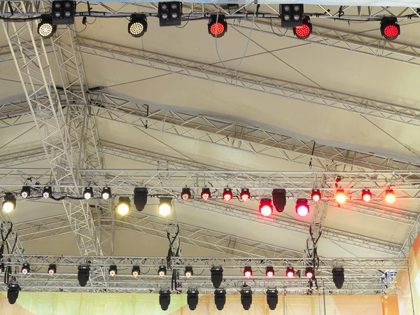 Structures of stage illumination lights equipment — Stock Photo, Image