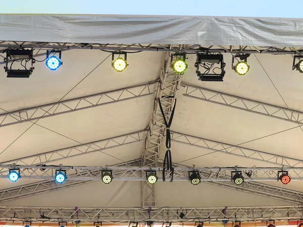 Structures of stage illumination lights equipment — Stock Photo, Image