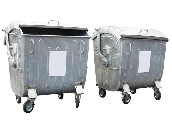 Grote vuile metalen prullenbak container geïsoleerd op wit — Stockfoto