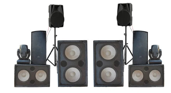 Grote groep oude industriële krachtige podium sound luidsprekers isolat — Stockfoto