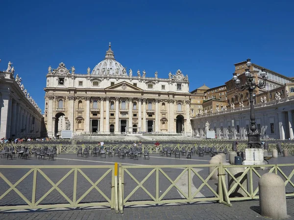 19.06.2017, Vatican, Roma, Italie : Vue sur la place Saint-Pierre — Photo