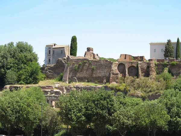 Ruïnes in de buurt van circus maximus in Rome, Italië, kan van Caracalla — Stockfoto