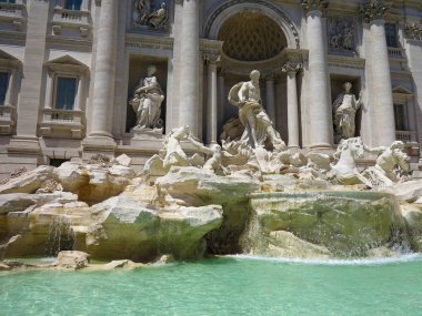 Trevi çeşme Barok mimarisi ve Simgesel Yapı Roma, İtalya.