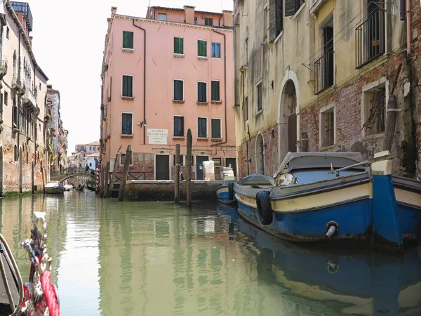 20.06.2017, Venecia, Italia: Vista de edificios históricos y canales — Foto de Stock