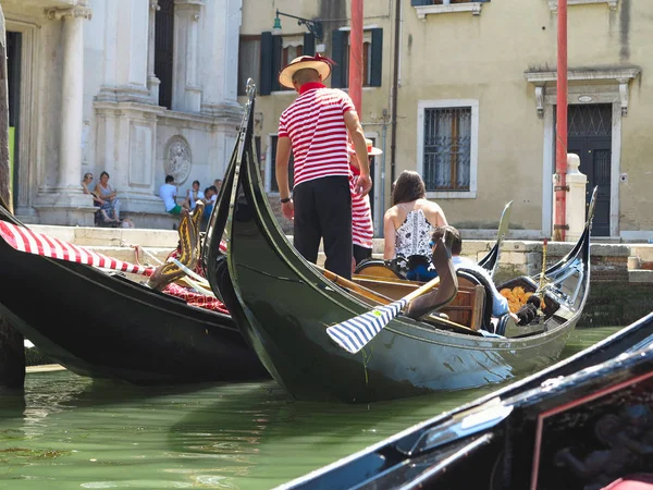 20.06.2017, Venedig, Italien: se historiska byggnader och kanaler — Stockfoto