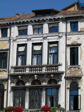 Vintage pencere ve içinde histori klasik bir binanın detay