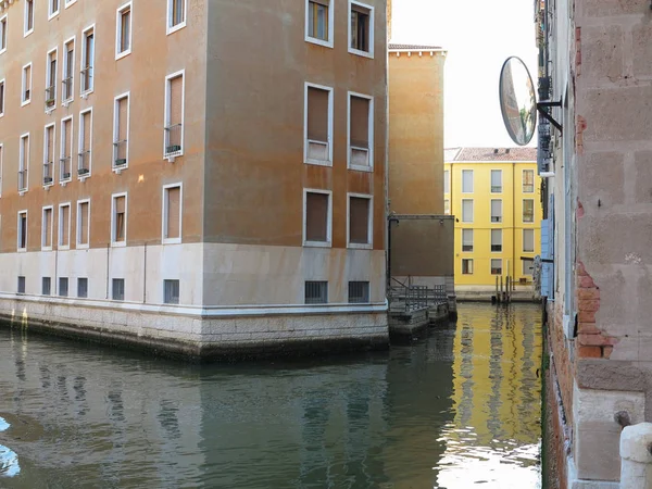 20.06.2017, Venice, Italy: View of historic buildings and canals — Stock Photo, Image