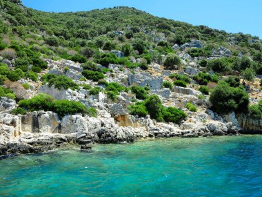 Antik Likya kenti Kekova adasındabatık kalıntıları