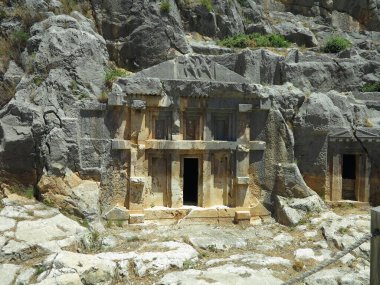Antalya Demre'de antik likya Myra kaya mezar kalıntıları.