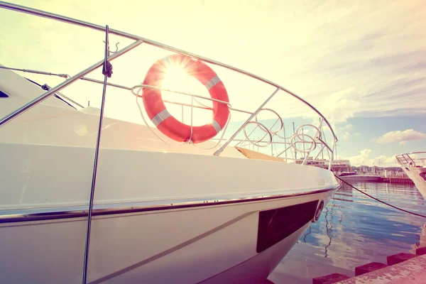 Lifebuoy on the yacht at summer day. — Stock Photo, Image