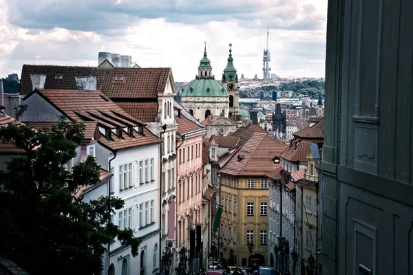Güzel eski sokaklar ve Binalar Prag. — Stok fotoğraf