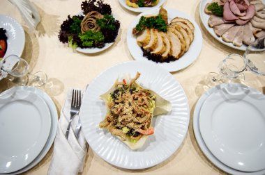 Tablo catering hizmeti ile gümüş ayarla