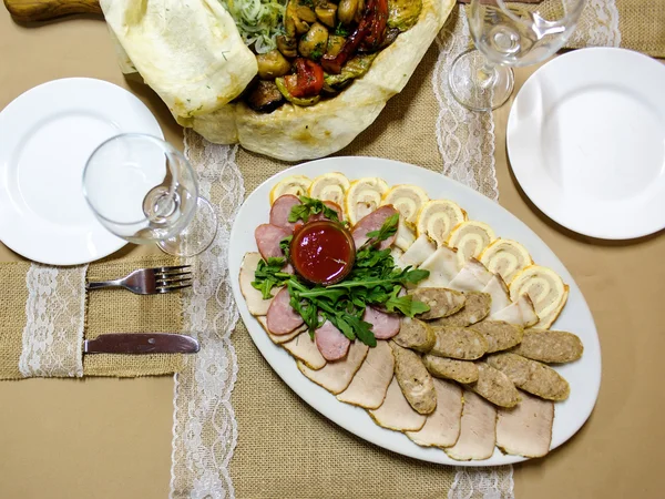 Snack en mesa servida — Foto de Stock