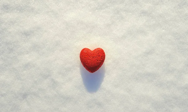 Corazón en la nieve — Foto de Stock