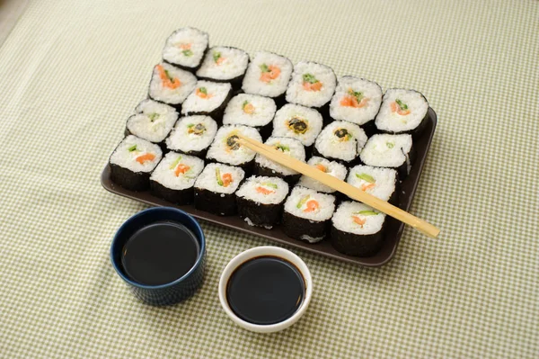 Közelkép a friss sushi szett — Stock Fotó
