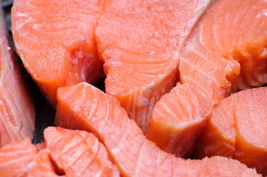 kırmızı somon steak kırmızı balık