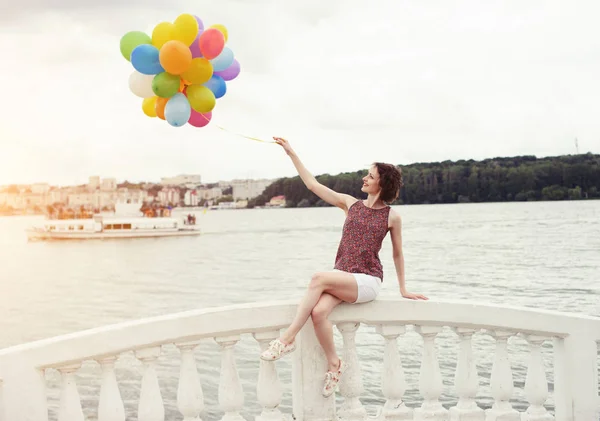 Ragazza con palloncini — Foto Stock