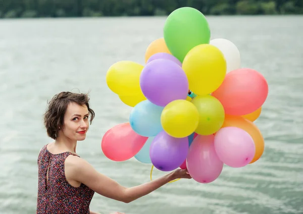 Menina Com Balões Coloridos Livre — Fotografia de Stock