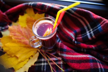 Noel, yeni yıl dekoru. Geleneksel kırmızı, Noel tartan süs