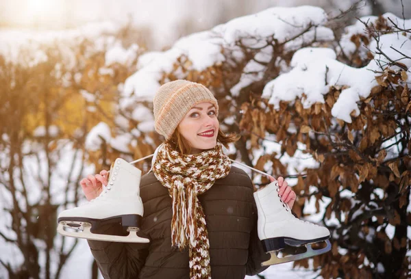 Patinaje Sobre Hielo Aire Libre Estanque Deporte Invierno —  Fotos de Stock