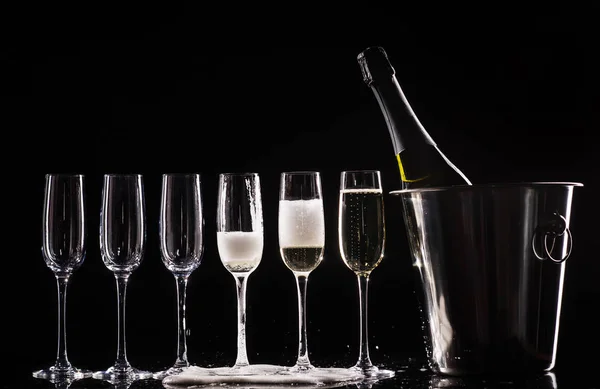 Verres Champagne Sur Fond Noir — Photo