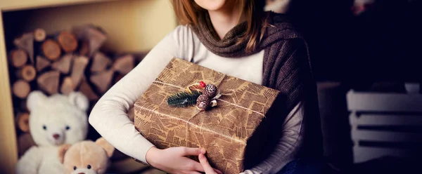 Weihnachtsszene Mit Baumgeschenken Und Kamin Hintergrund — Stockfoto