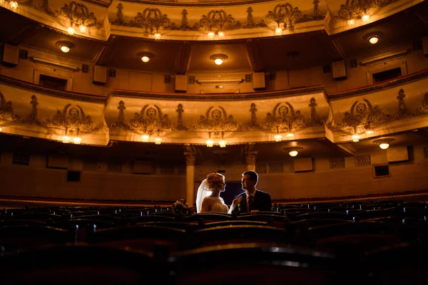 Couple Mariage Dans Théâtre Dramatique Mariée Marié — Photo