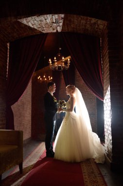 Gelin ve damat düğün gününde