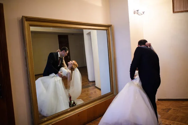 Braut Und Bräutigam Hochzeitstag — Stockfoto