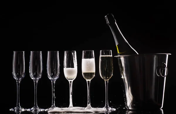 Verres Champagne Sur Fond Noir — Photo