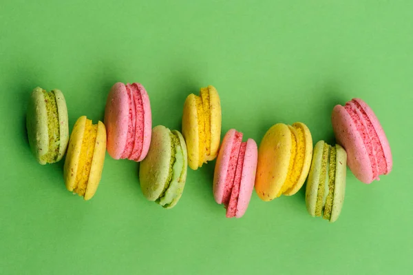 Zoete Kleurrijke Frans Bitterkoekjes Macaron Bovenaanzicht — Stockfoto