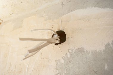 Elektrik yenileme çalışmaları lin güç eski ev yeni yükleme hakkında