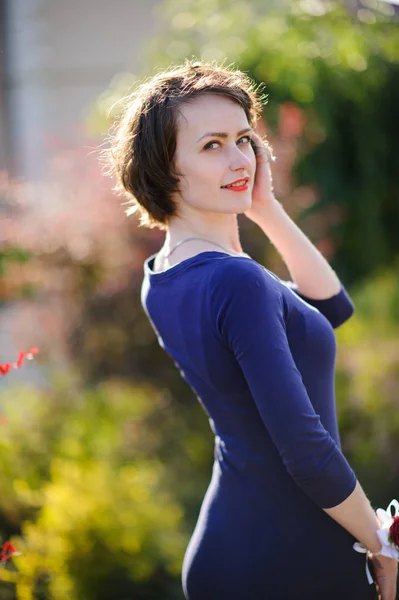 Mujer Bonita Vestido Azul Aire Libre — Foto de Stock