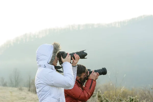 Photographers Cameras Outdoor Making Landscape Pictures — Stock Photo, Image